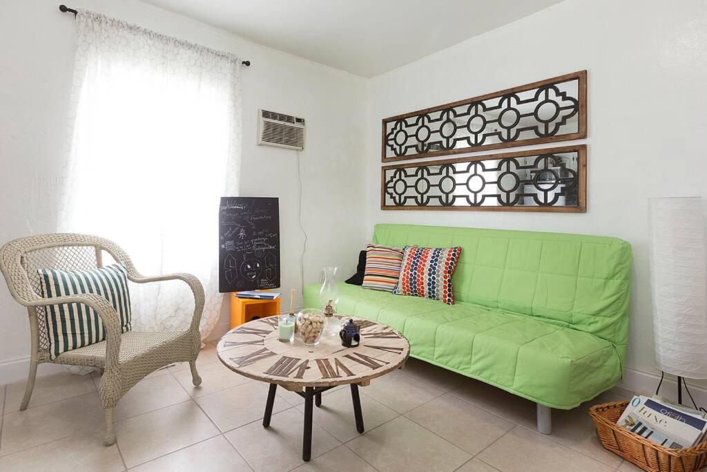 1 Bedroom Apt Near Coconut Grove Майами Экстерьер фото