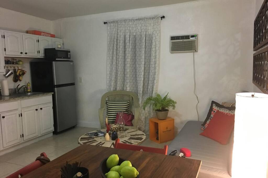 1 Bedroom Apt Near Coconut Grove Майами Экстерьер фото