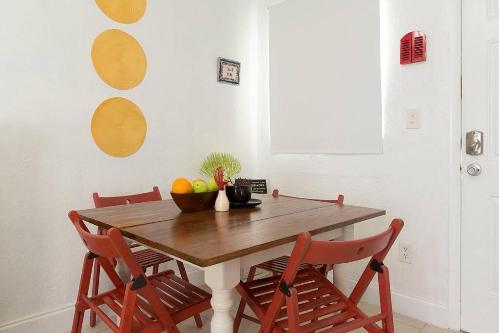 1 Bedroom Apt Near Coconut Grove Майами Экстерьер фото
